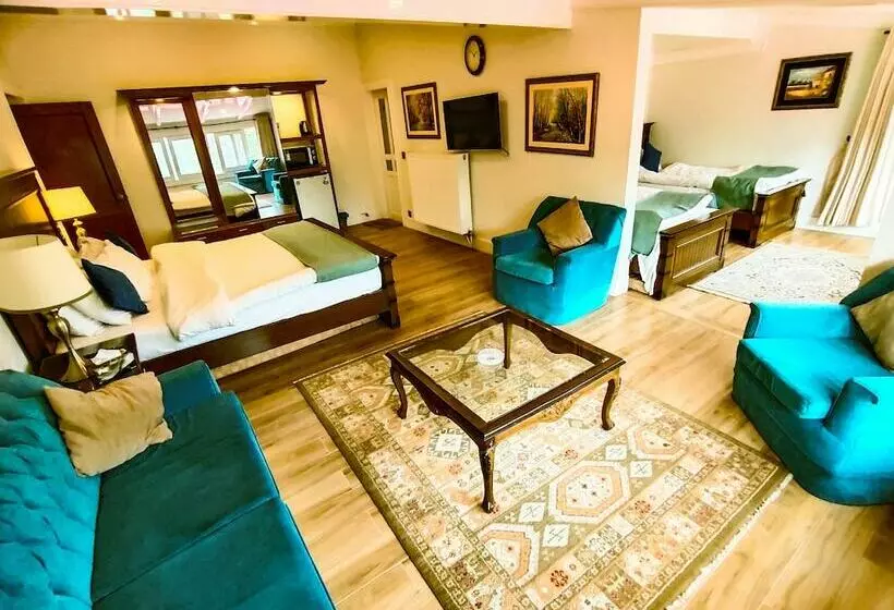 سوئیت مدیریتی 2 خوابه, Lockwood Hotel Murree