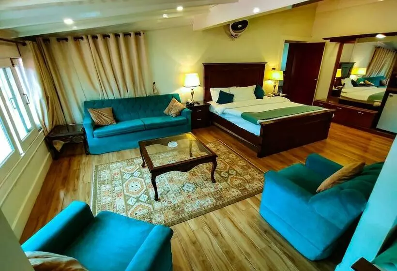سوئیت مدیریتی 2 خوابه, Lockwood Hotel Murree