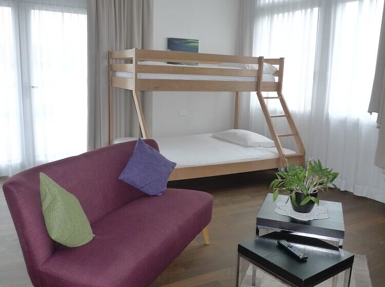 חדר משפחתי, Businesshotel Lux