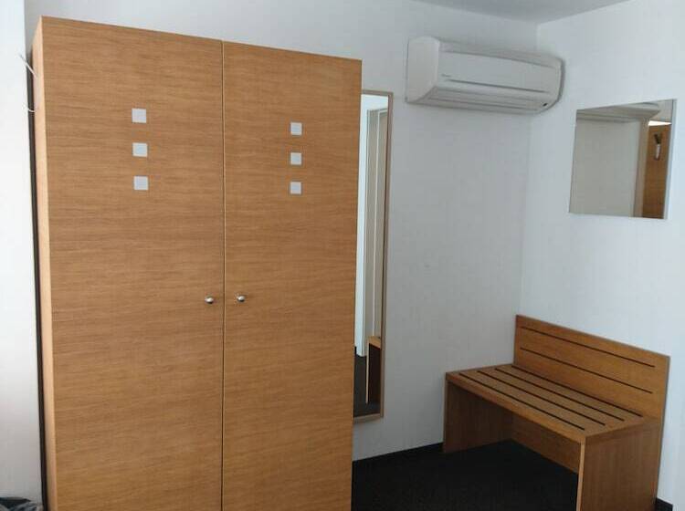 חדר יחיד בסיסי, Businesshotel Lux