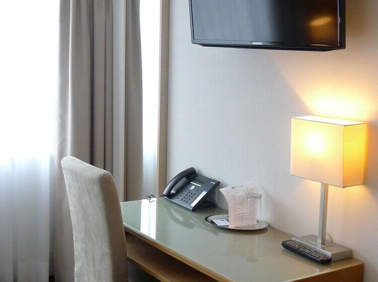 חדר יחיד בסיסי, Businesshotel Lux