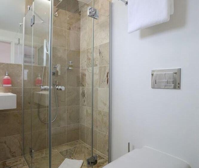 חדר אקונומי, Businesshotel Lux