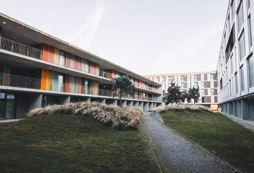 庭の見えるシングルルーム, Swisstech