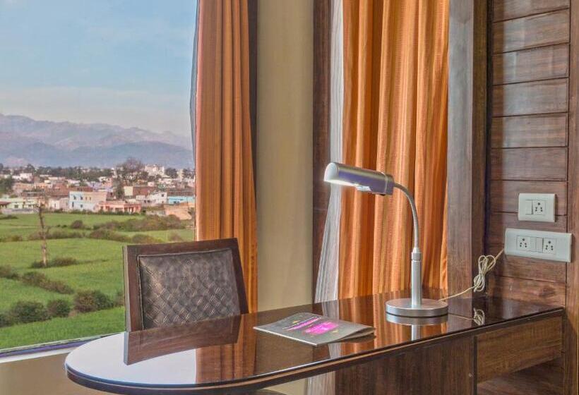 חדר פרמיום, The Solitaire