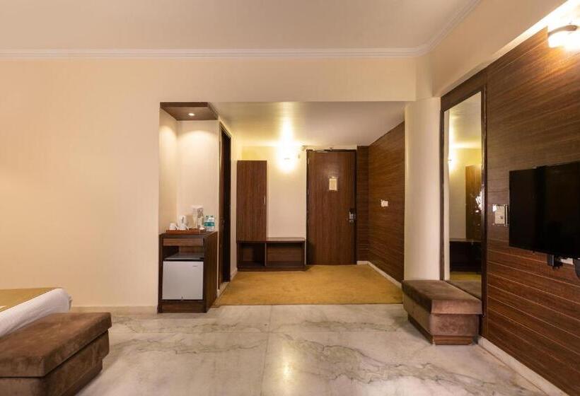 חדר פרמיום, The Solitaire