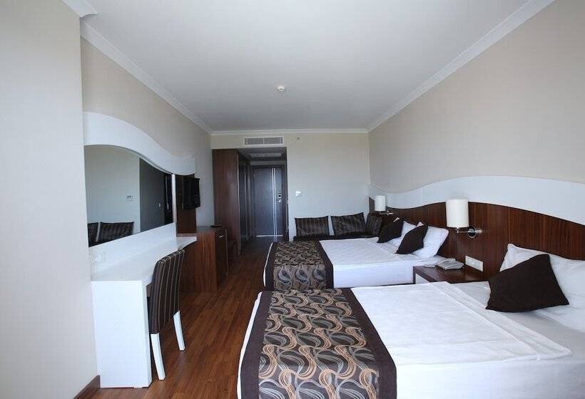 Семейный Номер, Throne Beach Resort & Spa