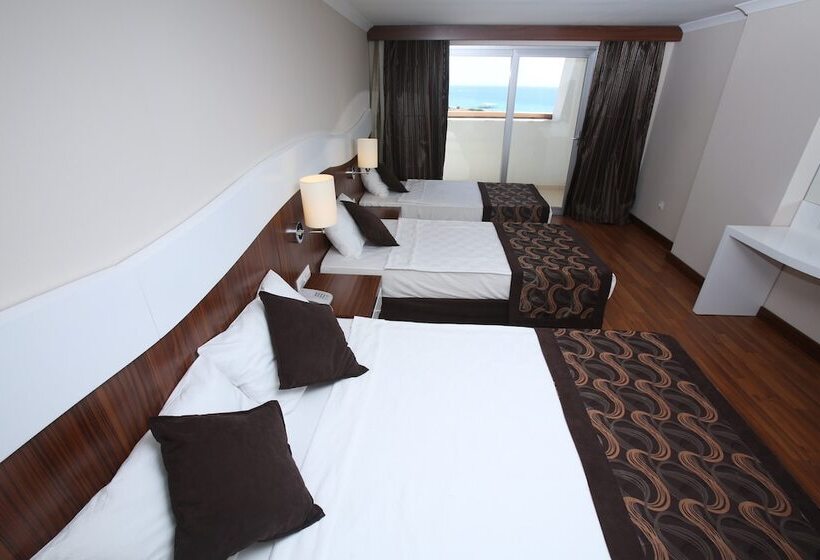 Семейный Номер, Throne Beach Resort & Spa