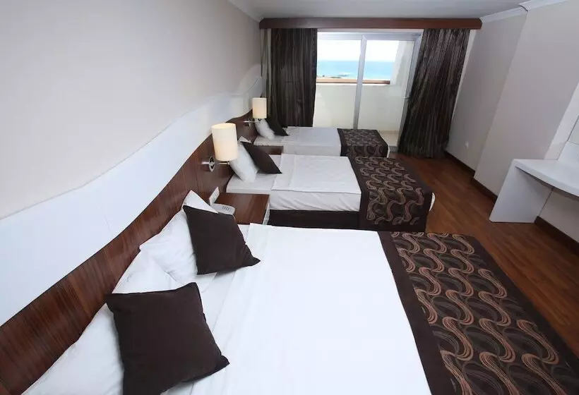 ファミリールーム, Throne Beach Resort & Spa