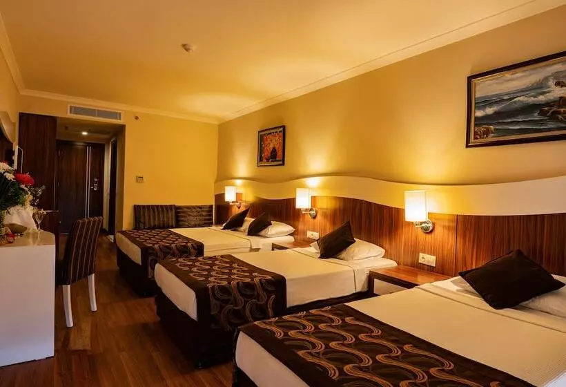 ファミリールーム, Throne Beach Resort & Spa