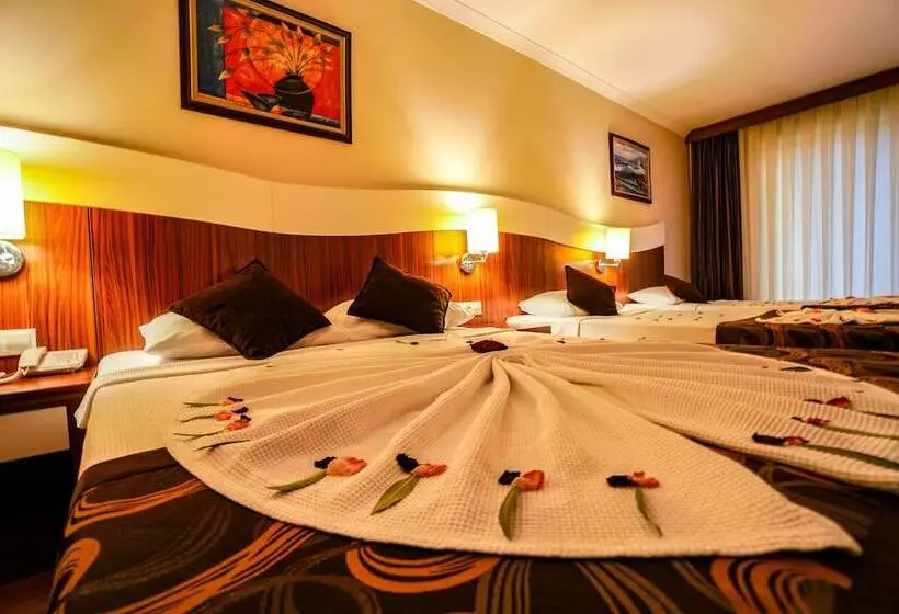 ファミリールーム, Throne Beach Resort & Spa