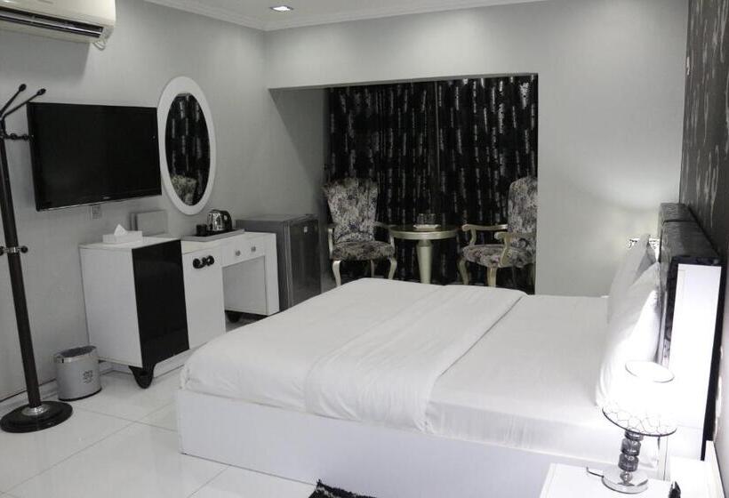 标准间, White Fort