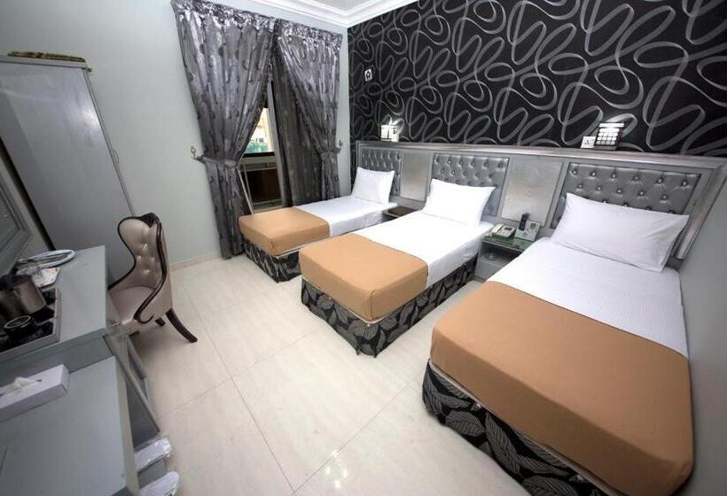 标准三人间, White Fort