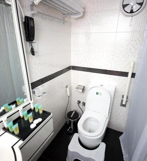 家庭间, White Fort