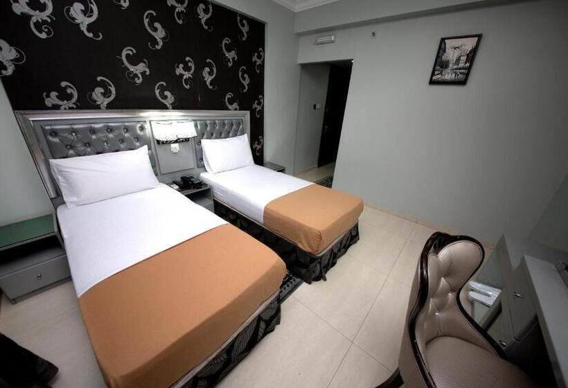 标准间, White Fort