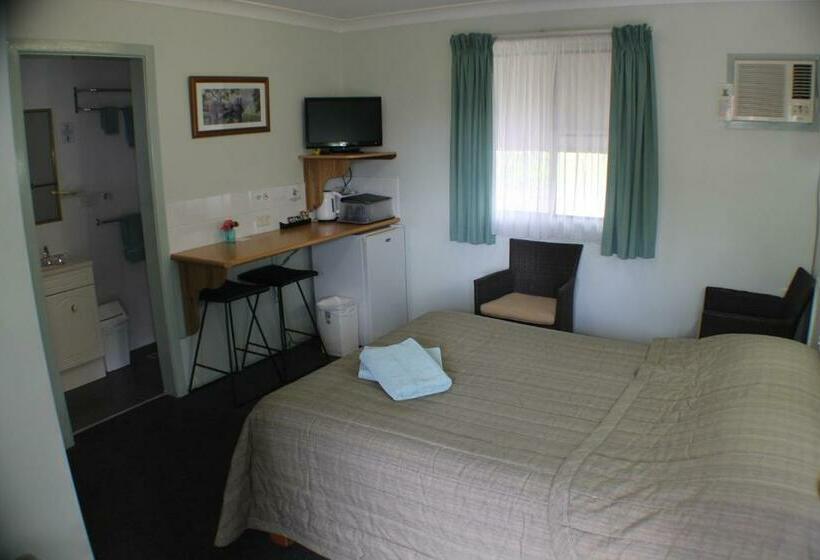 Номер Стандарт, Lake Forbes Motel