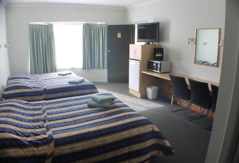 Семейный Номер, Lake Forbes Motel