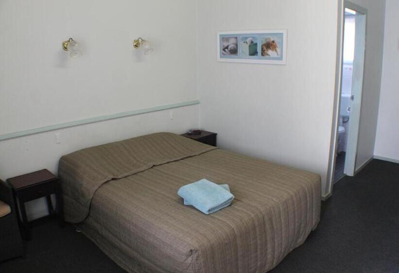 Номер Стандарт, Lake Forbes Motel