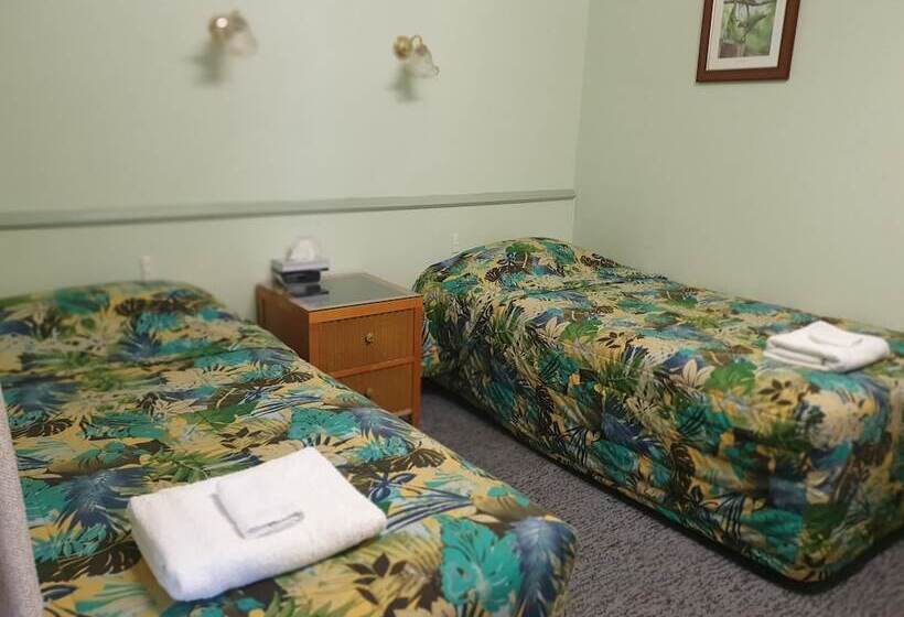 Номер Стандарт, Lake Forbes Motel