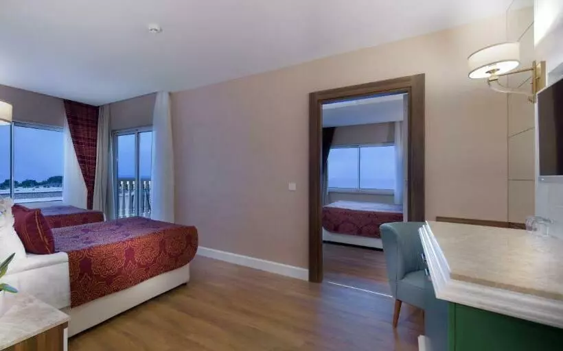 Perhehuone, Litore Resort Hotel & Spa   All Inclusive
