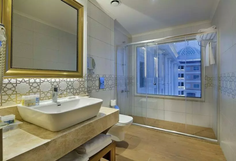 Perhehuone, Litore Resort Hotel & Spa   All Inclusive
