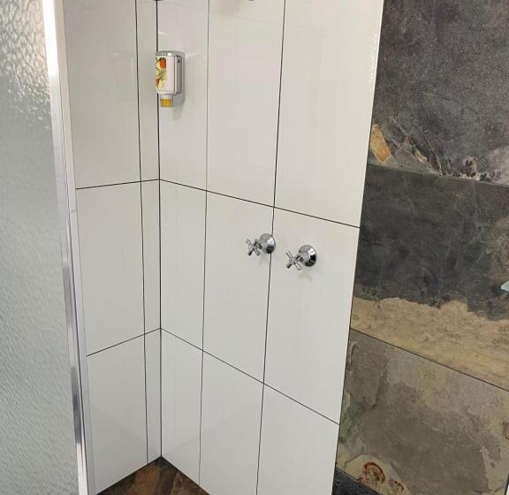 디럭스 룸, Mariner Motel