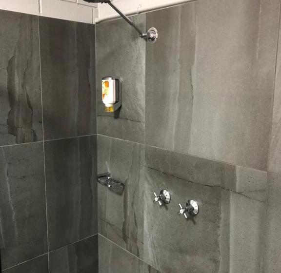 디럭스 룸, Mariner Motel