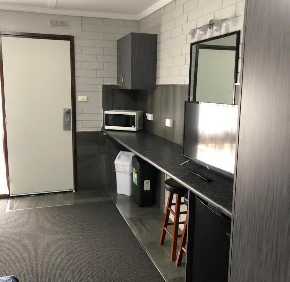 디럭스 룸, Mariner Motel