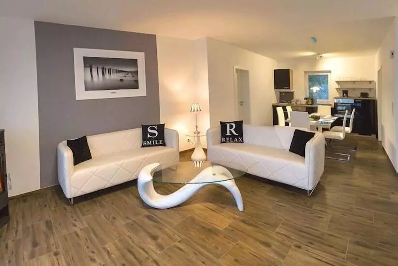 3 Bedroom Duplex Apartment, Schlosspark Bad Saarow
