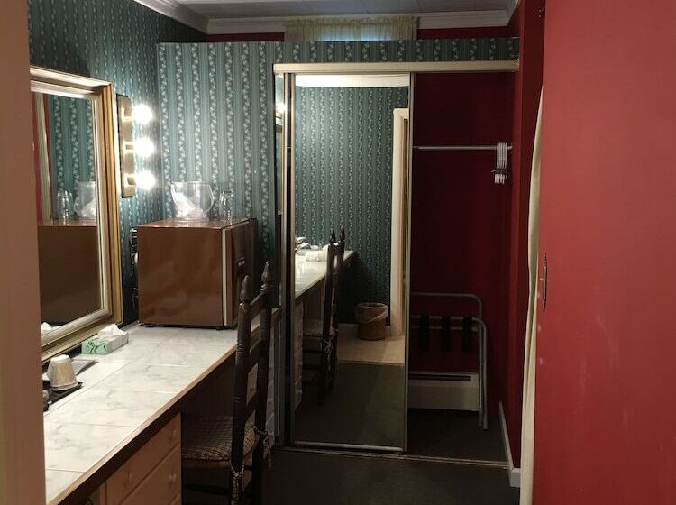 デラックスルーム, Weathervane Motel