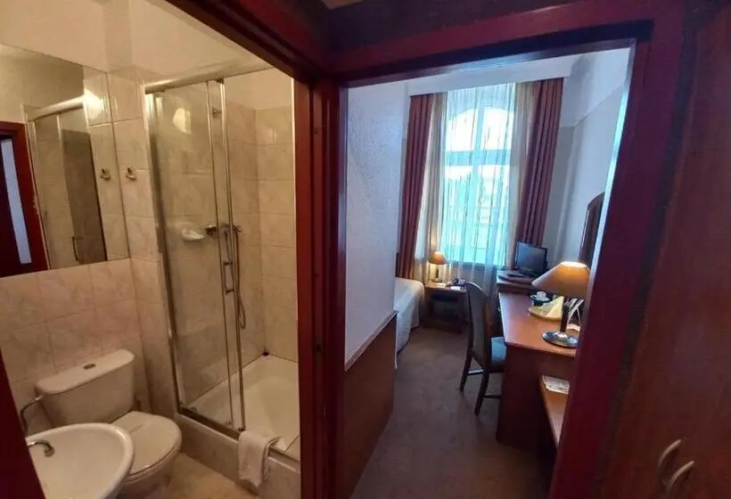 Basic Yhden Hengen Huone, Bast Wellness & Spa