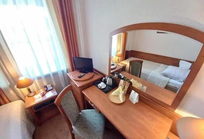 Basic Yhden Hengen Huone, Bast Wellness & Spa