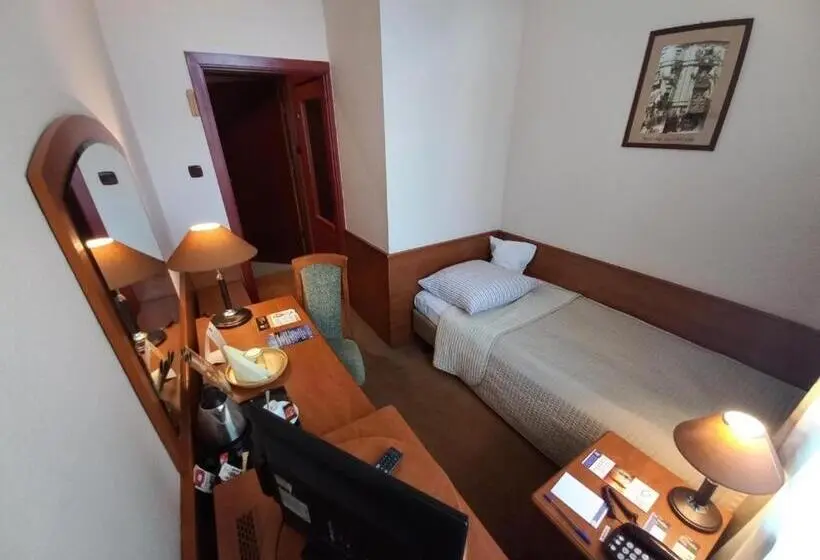 Basic Yhden Hengen Huone, Bast Wellness & Spa