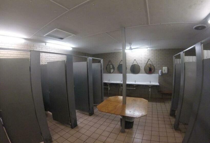 تختخواب در اتاق مشترک, Cable Beach Backpackers   Hostel