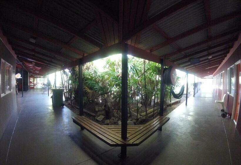 تختخواب در اتاق مشترک, Cable Beach Backpackers   Hostel