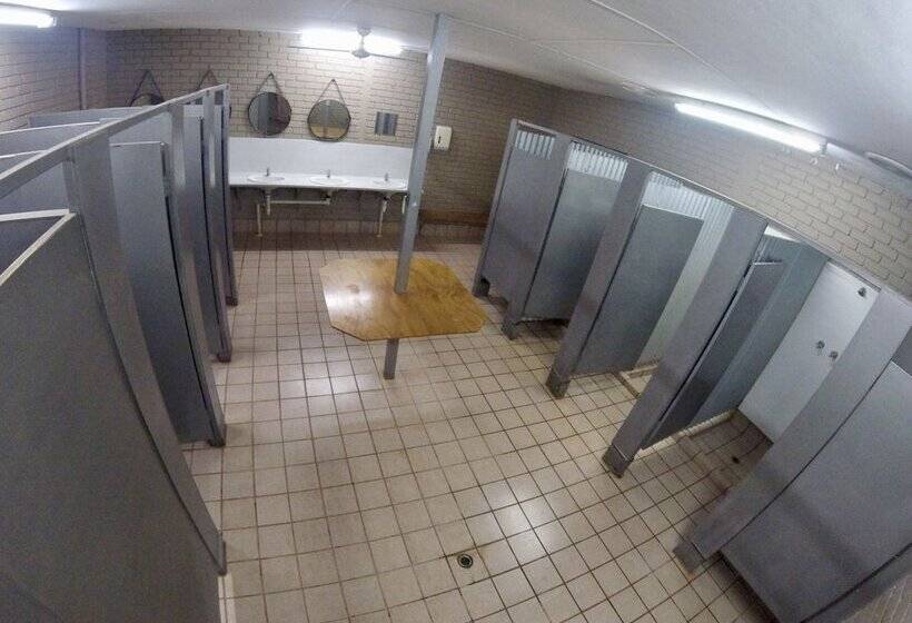 تختخواب در اتاق مشترک, Cable Beach Backpackers   Hostel