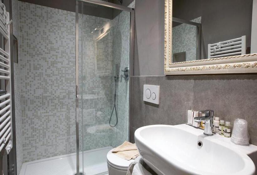 اتاق استاندارد سه نفره, Badia Fiorentina