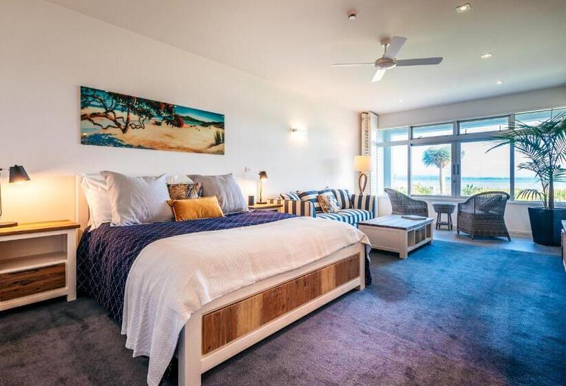 מיטת קינג בסוויטה, Waiheke Waterfront Lodge