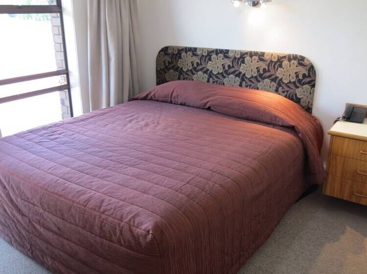 Апартаменты 2 Спальни, Beetham Park Motel