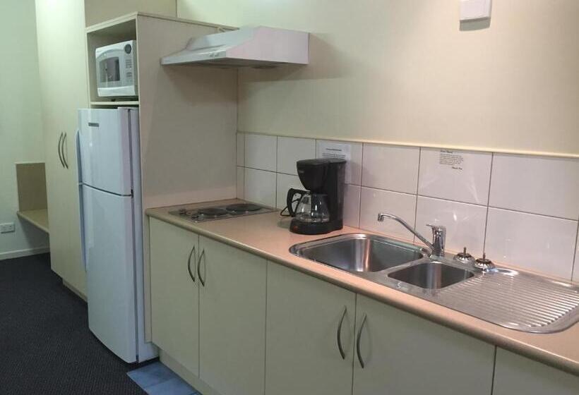 标准工作室, Bluewater Harbour Motel