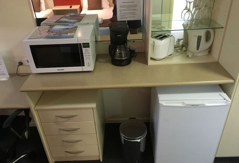 标准三人间, Bluewater Harbour Motel