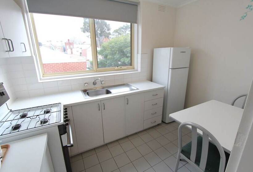 דירת חדר, Drummond Apartments Services