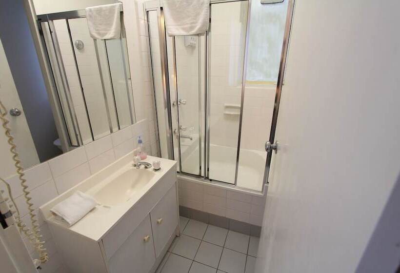 דירת חדר, Drummond Apartments Services