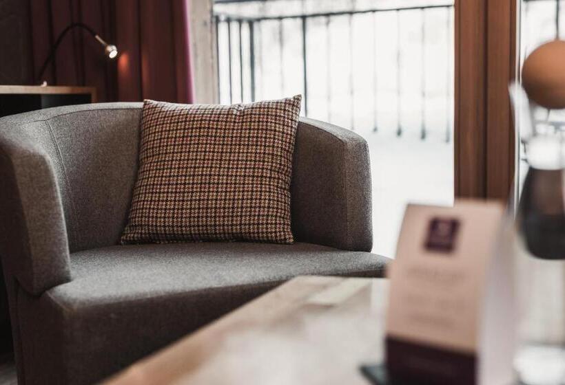 חדר סטנדרט יחיד, Anthony S Life&style