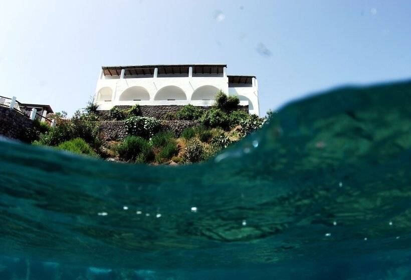 オーシャンビュースーペリアールーム, Cincotta