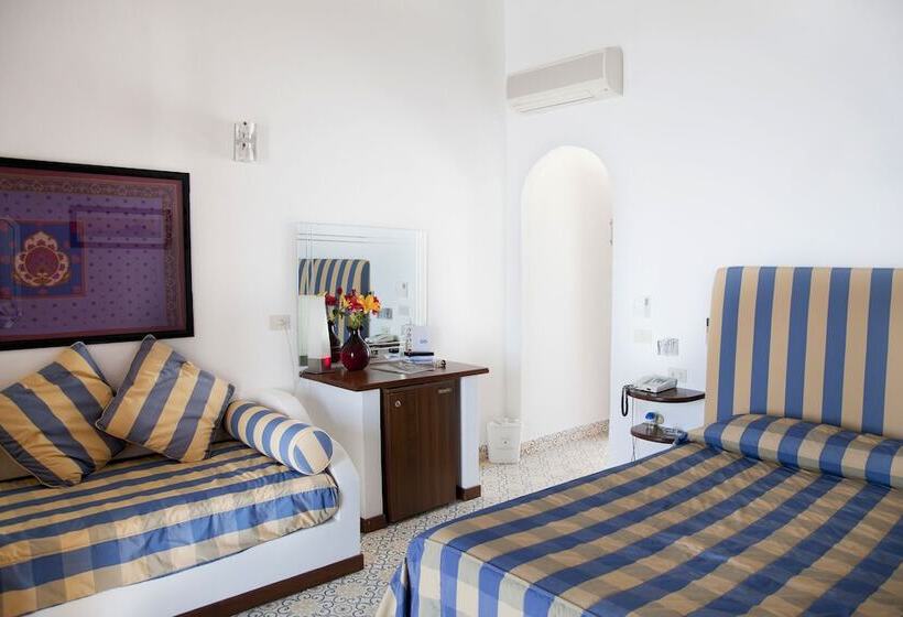 オーシャンビューのスーペリアトリプルルーム, Cincotta