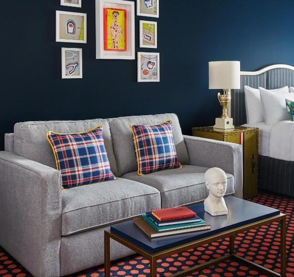 מיטת קינג בסוויטה, Graduate By Hilton Oxford