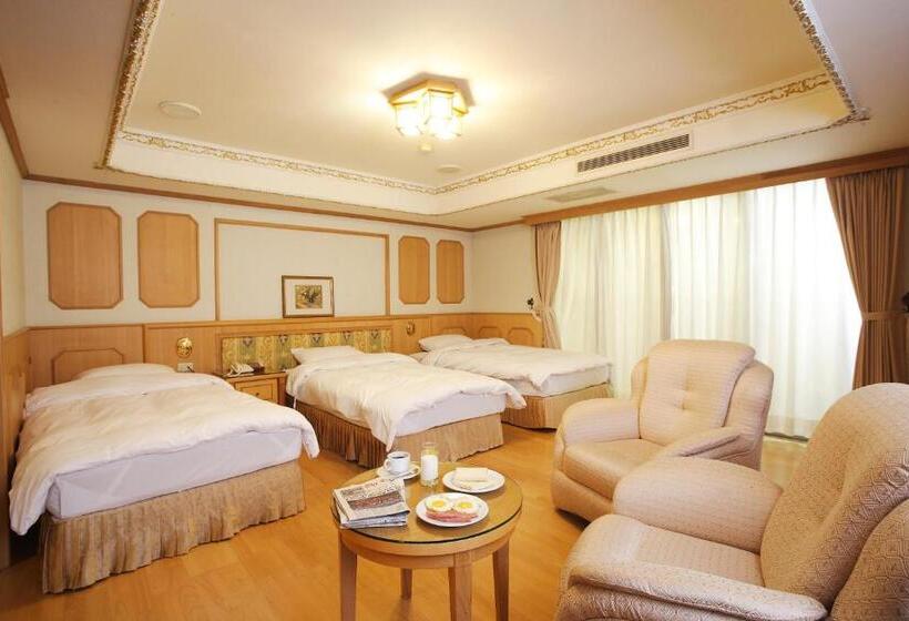 اتاق لوکس سه تخته, Kingdom