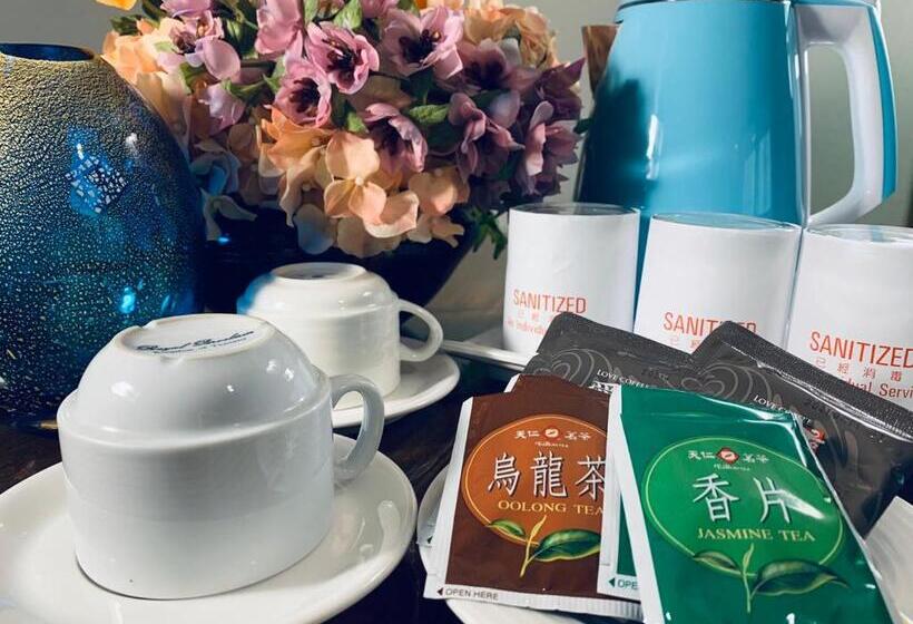 اتاق لوکس سه تخته, Kingdom