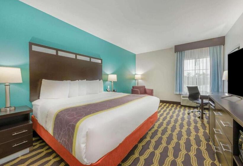 适合残疾人士使用的带超级大床的标准间, La Quinta By Wyndham Houston Humble Atascocita