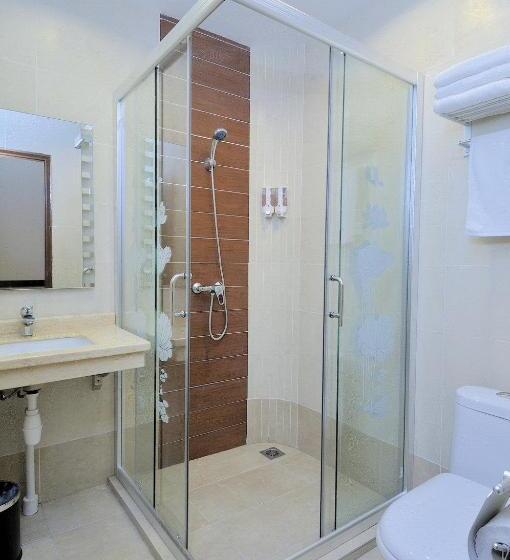 חדר סופריור לשלושה, Ming Paragon